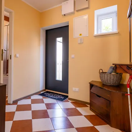 拥抱公寓 派尔努