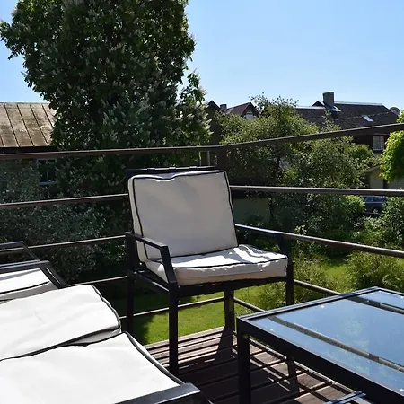 拥抱公寓 派尔努